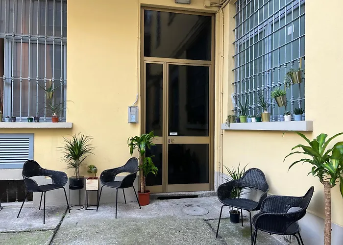Regina In Porta Romana 2 - Sky Tv, Wifi E Breakfast Box